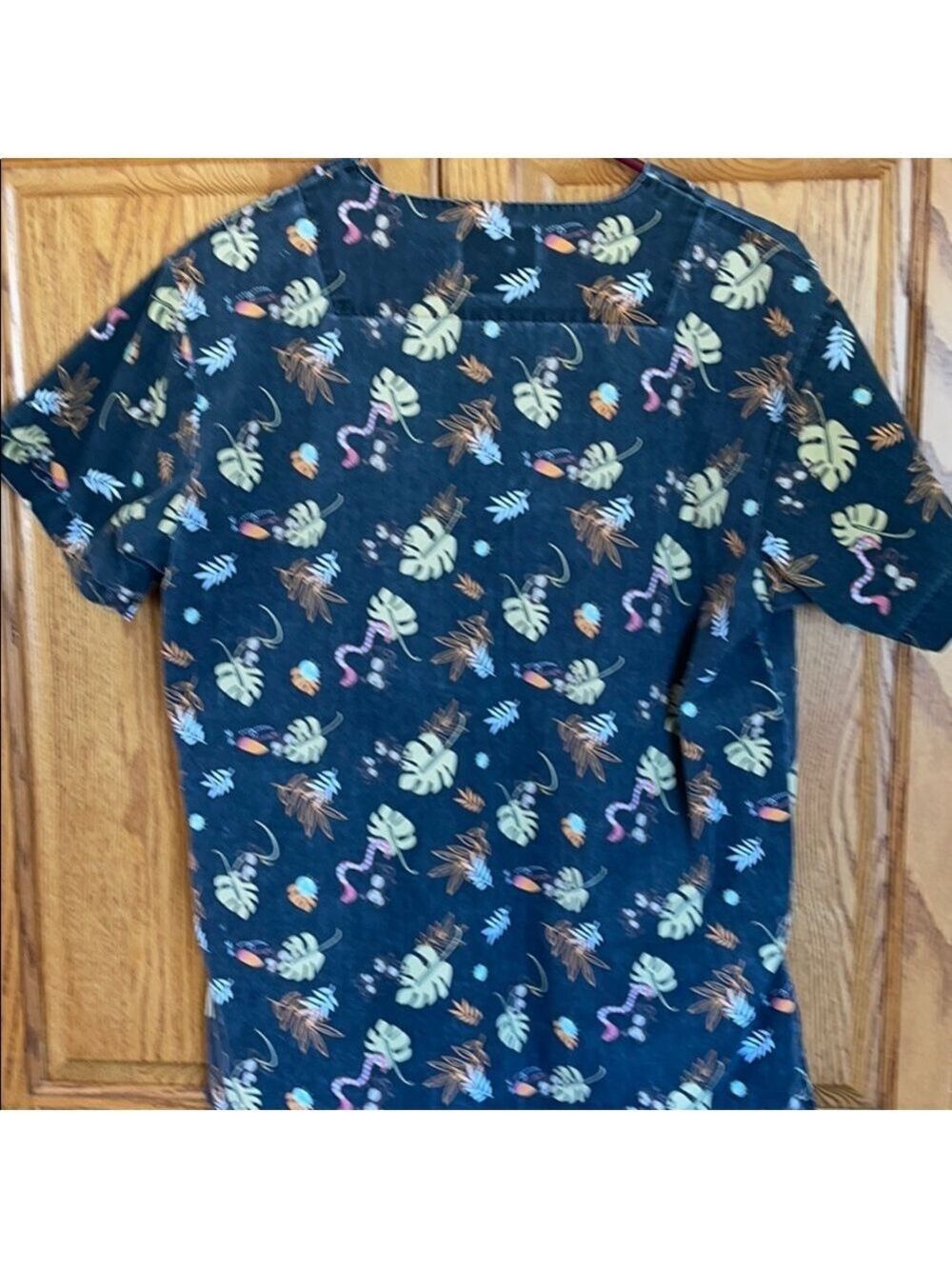 Health Pro Scrub top. - Picture 3 of 3